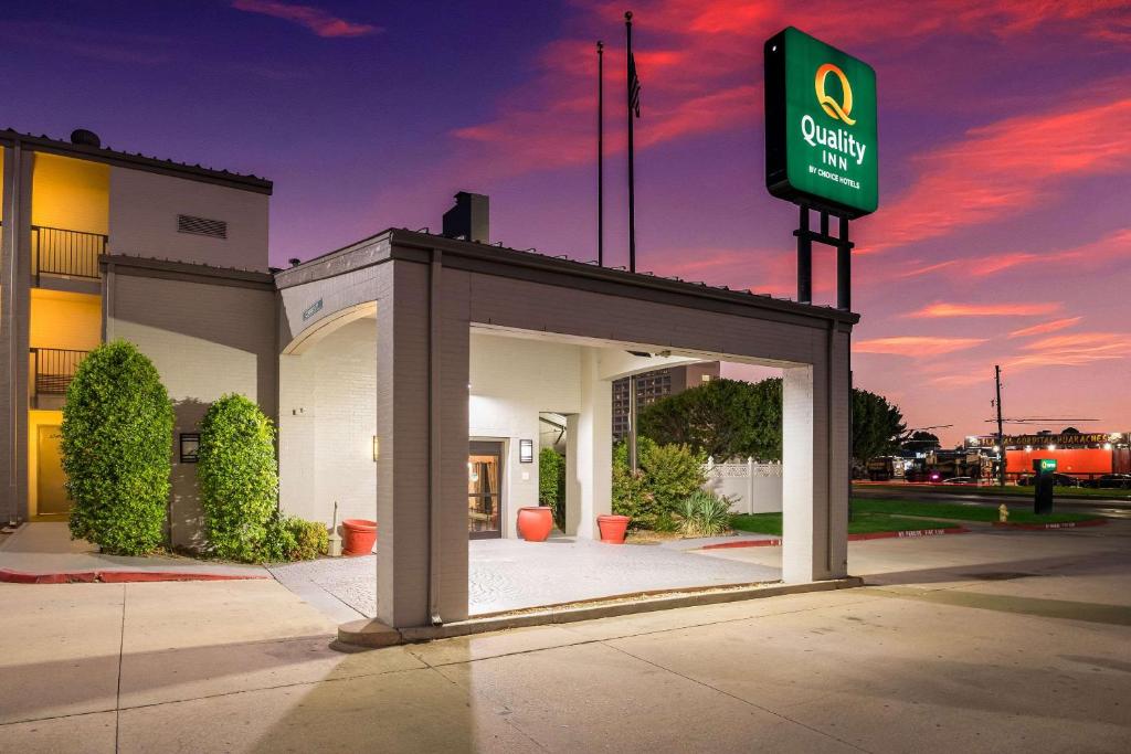 Quality Inn Tulsa Central Main image 1