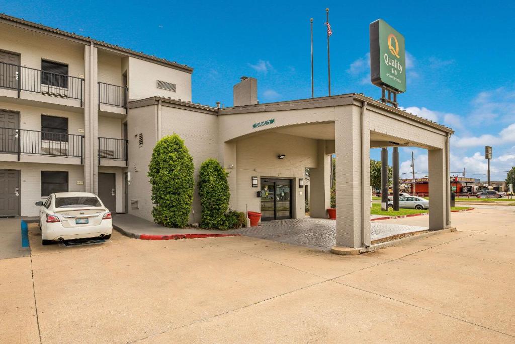 Quality Inn Tulsa Central Main image 2